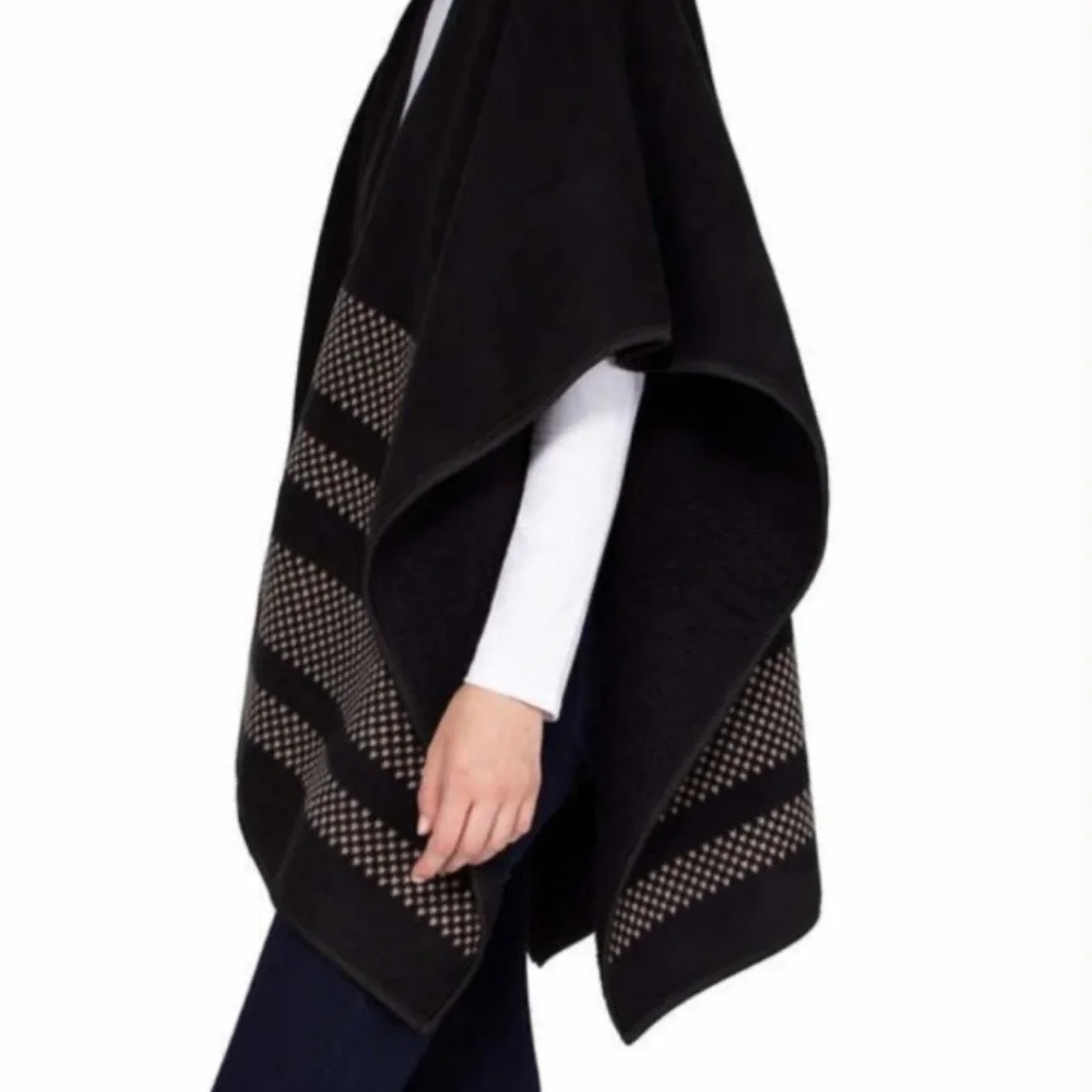 Ike Behar Women’s Reversible Fashion Wrap - Picture 2 of 7